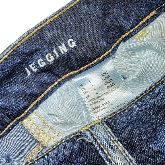 🎉 LAST CHANCE! 🎉 American Eagle Distressed Jeggings / Dark Wash / Size 4 Short - Picture 7 of 12